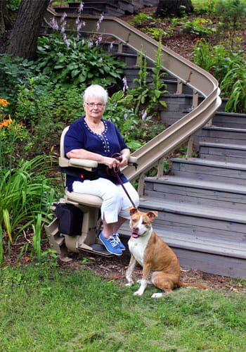 outdoor lift of queens stairlift
